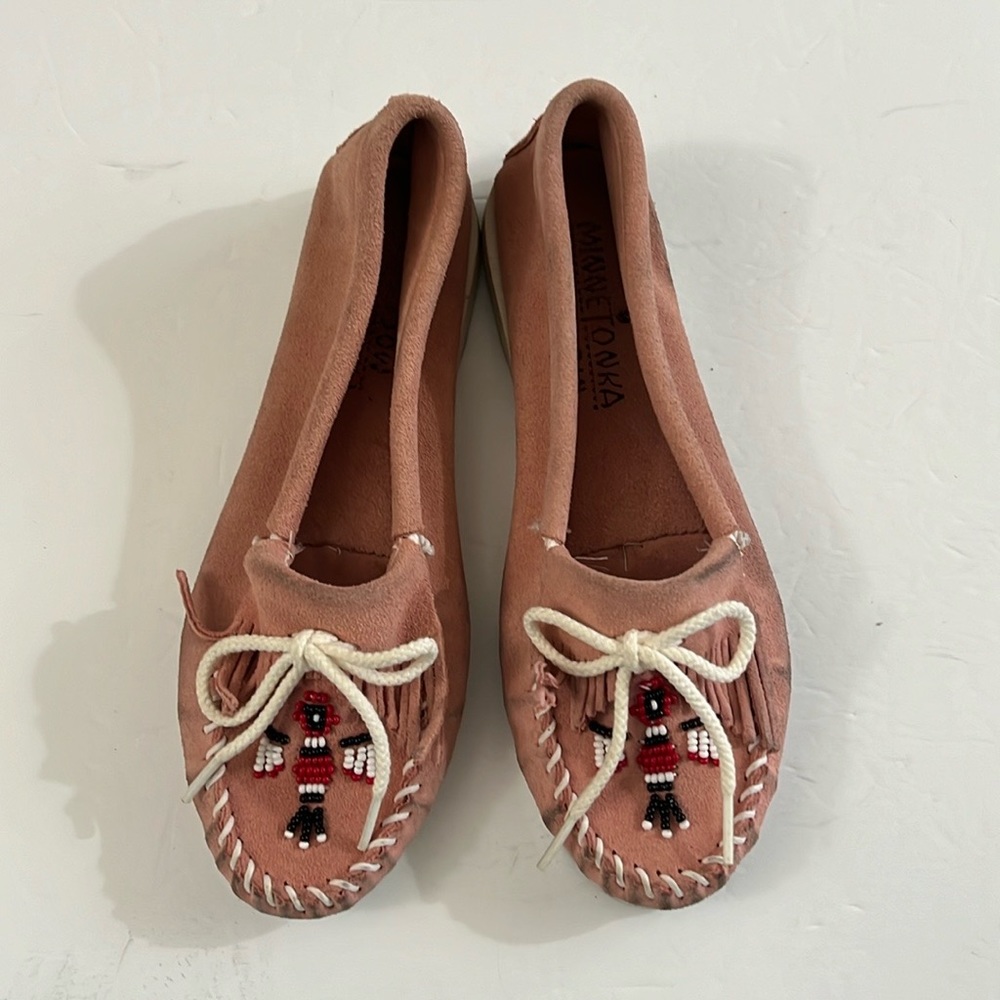 GUC Minnetonka Women's Pink Thunderbird Beaded Moccasin  SZ-8